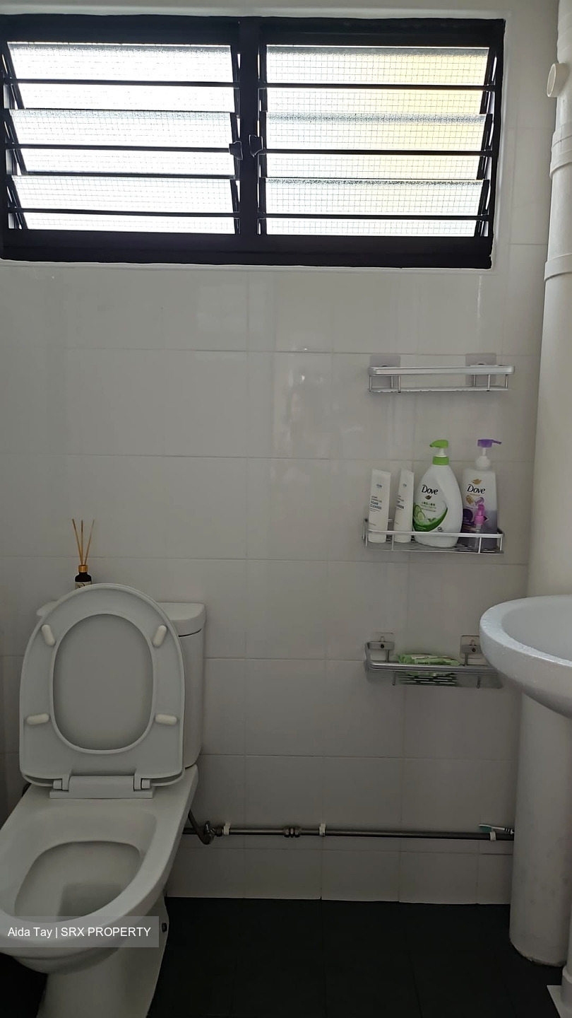Bukit Batok West Avenue 2 (Bukit Batok),  #588207111